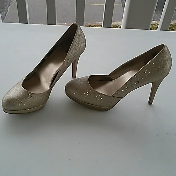 FIONI Clothing Shoes - Fioni metallic gold silver heels size 6 1/2